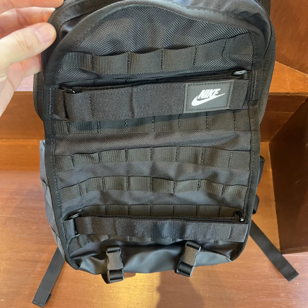 나이키 RPM 전면 굿즈 수납 공간