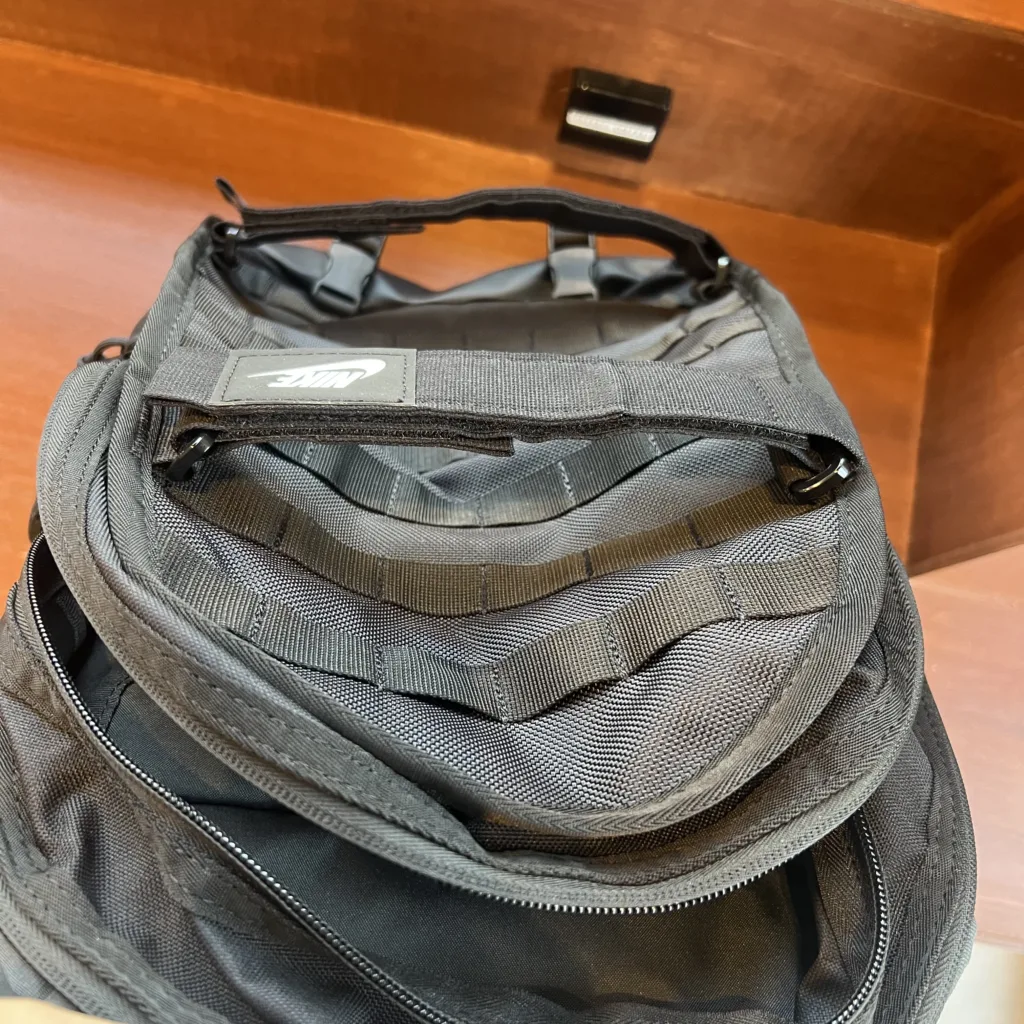 나이키 RPM 전면 벨크로 수납 공간